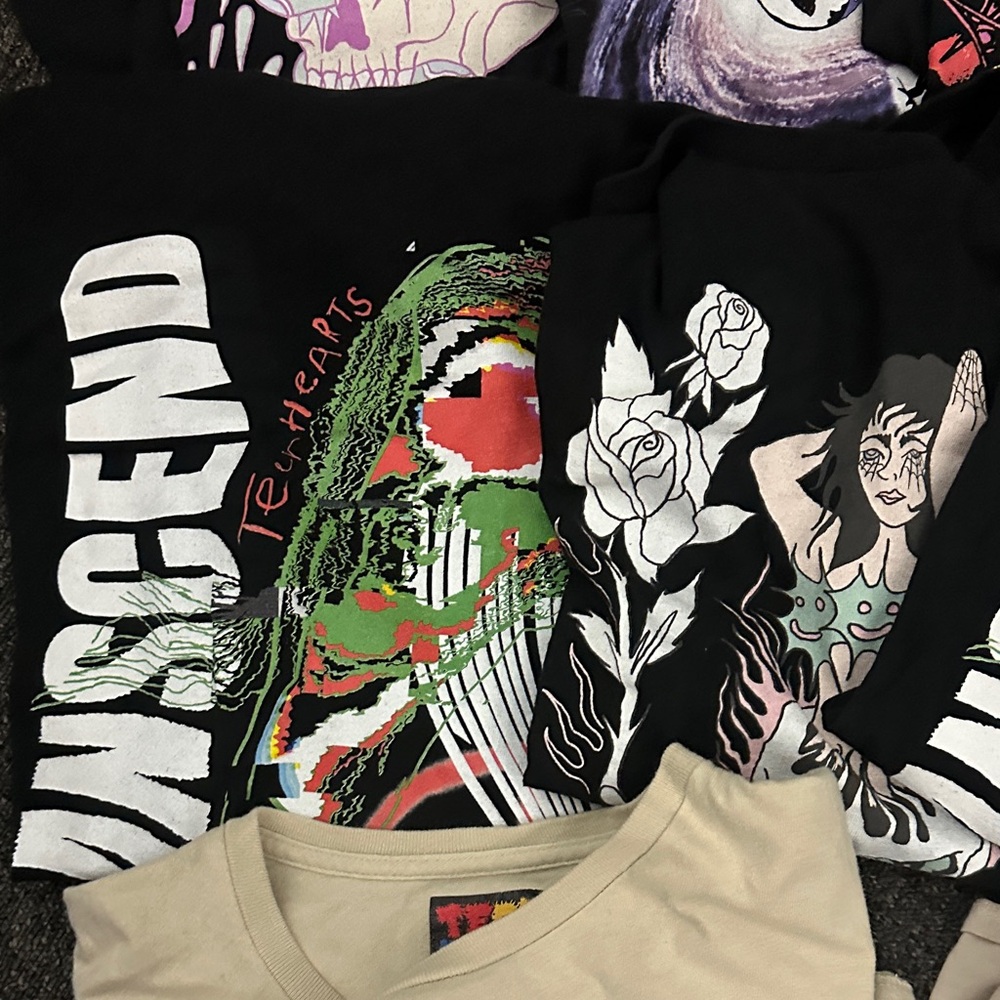 Lot of 10 Teen Hearts T-Shirts - Black and Beige XL - Picture 5 of 7